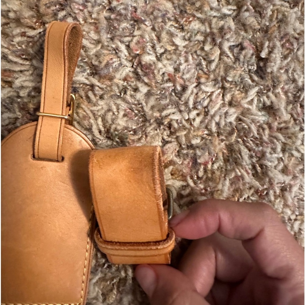 Louis Vuitton leather tag - Picture 4 of 5